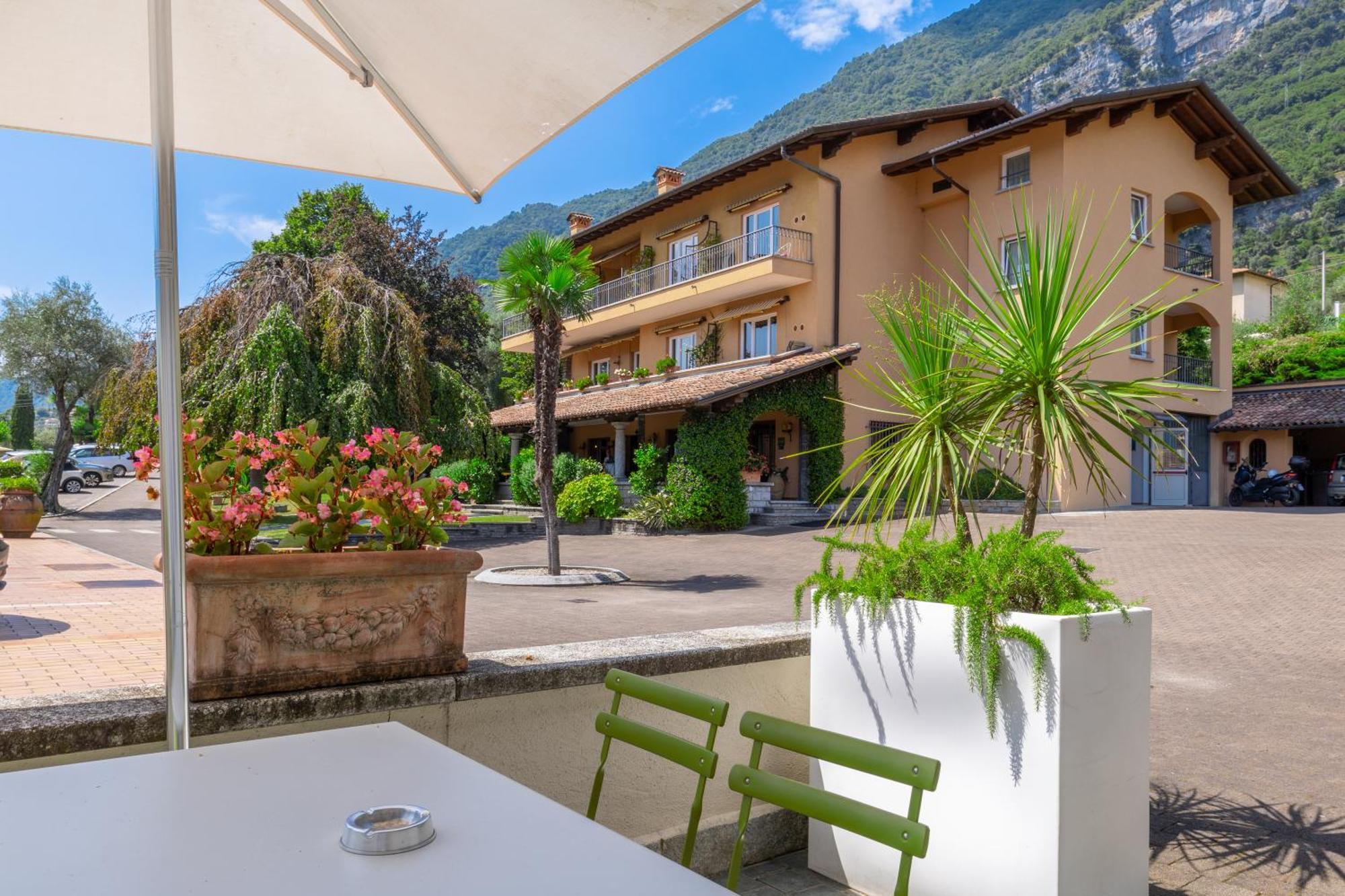 Albergo Villa Edy Tremezzo Exterior foto
